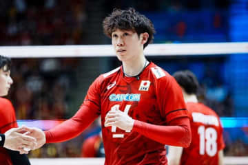 銀座出没、人気バレー選手に仰天「いつ撮影ですか…！」　高級ブランド店で引き立つスタイル話題