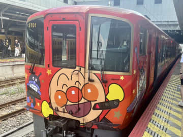 可愛すぎるアンパンマンシート！土讃線アンパンマン列車に乗って四国旅行