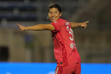 海外21歳日本人が“W受賞”の快挙「勇気もらえる」　最優秀MF＆ベスト11に「大喜びのチームメイト」