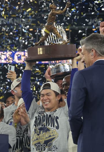 山本由伸の2025年シーズンをMLB公式が回顧　球宴初選出　PSで2度の完投の偉業　シリーズMVPとメジャー2年目は開花の年