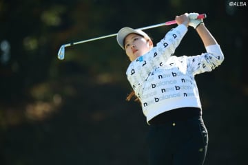 ＜中間速報＞藤本愛菜がトップ　1差2位に小島彩夏が続く【マイナビ ネクストヒロインツアー】