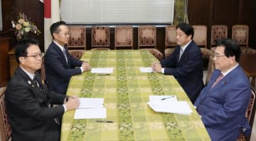 「年収の壁」で自民と国民が協議　税調会長、継続方針を確認