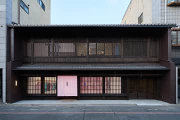 HaaT“職人技”光るウェアが揃う京都の新店、京町屋を活かした吉岡徳仁の空間デザイン