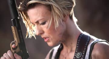 映画「ドミニク 孤高の反逆者」ウクライナの女兵士が南米のワルどもをゲリラ戦で撃退【孤独のキネマ】