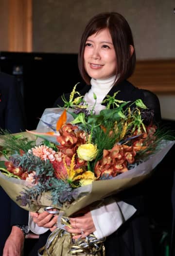 綾香　来年は「感謝を伝える１年」デビュー２０周年に向けて「いい音楽と歌をしっかり届けていきたい」