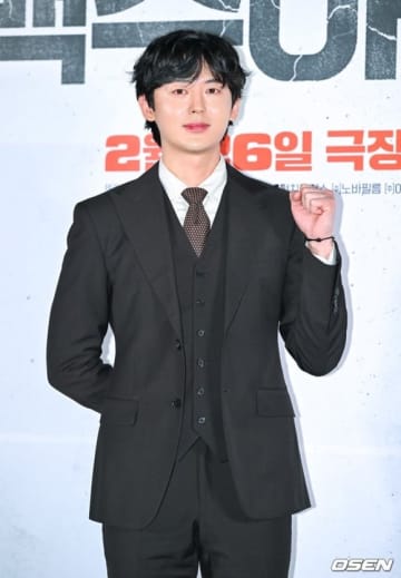 イ・ジフン、最愛の祖父が死去…SNSで思い出の写真とともに哀悼「立派に生きていく」