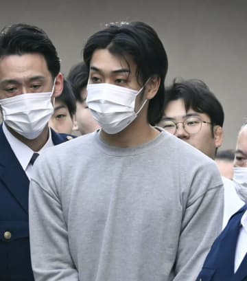 強盗傷害疑いで男5人逮捕、東京　千代田区の路上、鉄パイプで殴打