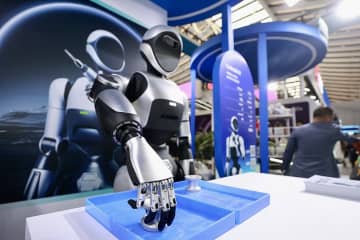 中国の人型ロボット、一般消費財並みの価格へ―中国メディア