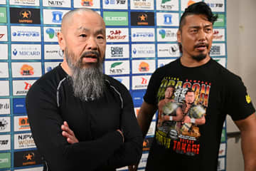 【新日本】バックステージが騒然！ 葛西純＆杉浦透が乱入、仲裁の外道を巻き込み鷹木戦が2vs2のタッグマッチに発展「あのガキ許せないね、ちょっと」