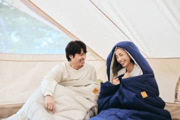 1,591人の寝袋利用者の調査から生まれた寝袋が、販売開始3時間で5,100万円突破で話題！　「1分で収納(特許取得)」「3-WAY仕様(特許取得)」で、キャンプ、車中泊、来客・帰省用布団で大活躍する寝袋、Makuakeで販売中。