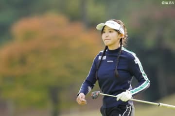 1カ月の車いす生活も… 臼井麗香は開幕前の大ケガに泣かされシード喪失　12月の最終QTへ「自信はある」