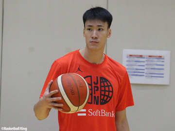 オンボールディフェンスで勝負に挑む高島紳司…初のA代表合宿でボーダーラインからアピール