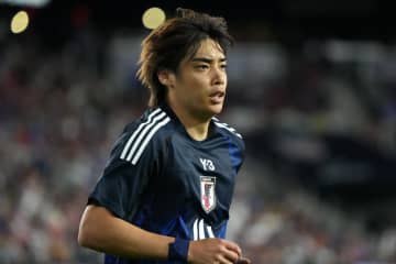 ゲンクの間違い探し企画！日本代表MF伊東純也がカメラ目線で｢写真が良すぎ｣“斜めスマイル”を披露！｢良い笑顔｣｢久々元気な顔を見れて嬉しい｣