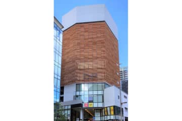 ファミクラストア移転にＳＮＳ沸く、なぜ「ＮＵ茶屋町」に？