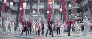 Stray Kids、ダブルタイトル曲「Do It」MV公開…一糸乱れぬダンスで魅了