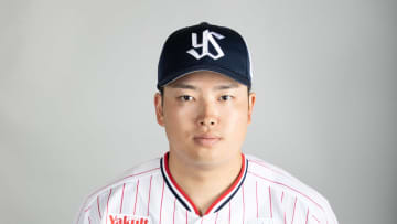 【ヤクルト】来季メジャー挑戦の村上宗隆が「ファン感謝DAY」参加　以前は寝坊など珍事も？前年はつば九郎の横で笑顔