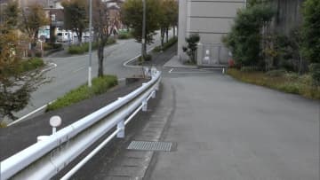 大学生の電動アシスト付き自転車が衝突し93歳男性が重体…側道の坂を下り速度が出ていたか　熊本市