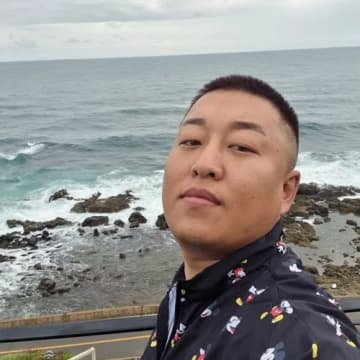 死因は不明のまま…35歳の若さで突然この世を去った登録者24万人の韓国ユーチューバー、1周忌