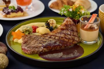 【みなとみらい】国産牛サーロイン200g＆トリュフソース！横浜東急REIホテルでクリスマス限定「贅沢ランチ」を堪能！