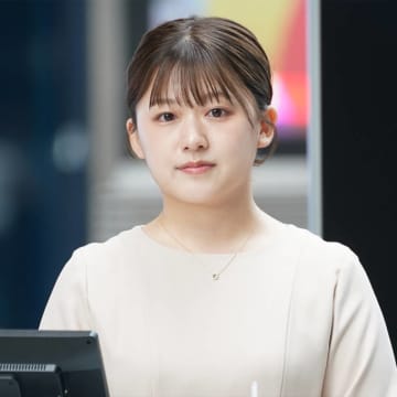 尾崎里紗「いつも使ってる」繊細まつ毛が完成！愛用のマスカラを紹介