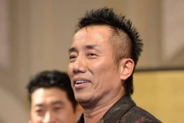 長渕剛「良性発作性頭位変換性めまい」を公表　治療で改善へ