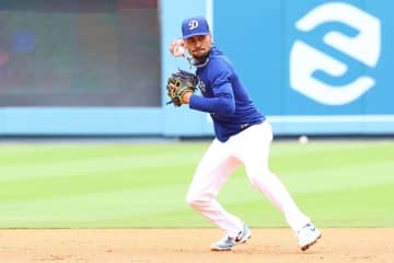 ドジャース・ベッツ〝二塁転向〟浮上　レンジャーズ・シーガーに電撃移籍報道「MLB屈指の二遊間」