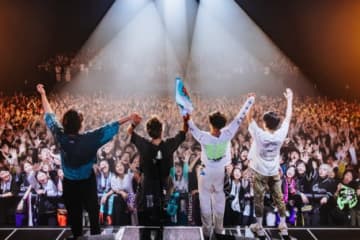 THE ORAL CIGARETTESがSiMと狂宴、盟友集った対バンツアー完走！