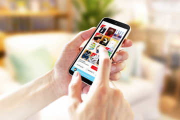 キムタク着用の980円フリース、「着ただけで即プレ値」状態　2万5000円で転売「通報しました」