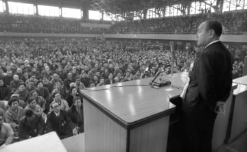 ＜あのころ＞6000人の聴衆前に熱弁　53年前の11月22日