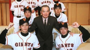 「もう、感謝しかありません」ルーキーで開幕スタメンマスク　巨人・阿部監督が恩師・長嶋茂雄氏に恩返し誓う