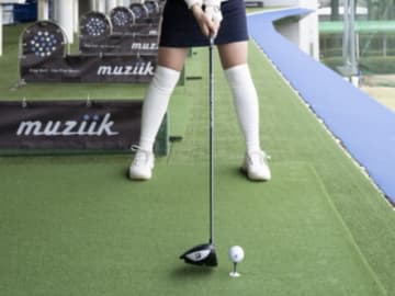 女子プロ、筋力が少なくても飛ばす方法を解説！体と手の位置に注目