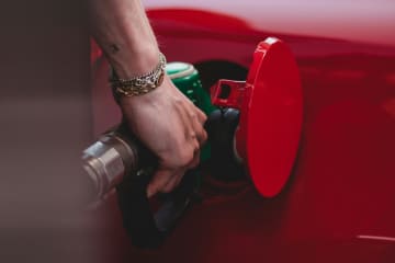 今後10年、少なくとも自動車の半分に燃料タンクが付いている―中国メディア