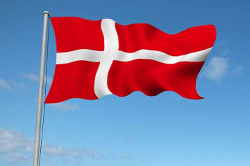 「世界で最も美しい山です」　デンマーク大使が7月に登頂→日暮れに目にした日本の絶景とは