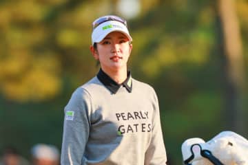 急きょのグリップ交換も奏功？ 原英莉花は会心の2オンイーグルで5位浮上