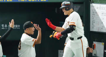 岡本和真のMLB挑戦に「めちゃくちゃ痛い」と阿部監督　長年共にした最後は「ちゃんと付き添っていきました」