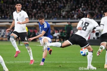 鎌田大地が｢完璧｣左足ボレーで先制！2点目の町野修斗が｢歓喜｣の飛ばないケイン！年内ラストは中村敬斗の｢神ワザ｣股抜き弾！森保一監督｢100試合後｣のゴール裏！