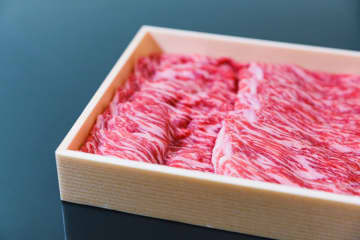 “お米や肉をもらってお得！”と思っていたのに、実は自己負担が“2000円”じゃ済まないケースもある？ ふるさと納税の“落とし穴”とは