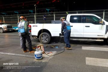 マンホールの蓋の閉め方に不具合を発見。安全のため、夜間に追加の溶接作業で対応／F1 Topic