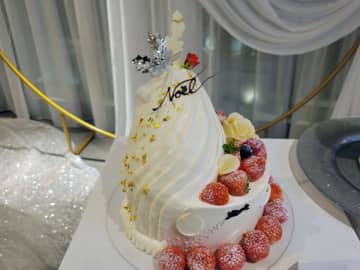 【表参道】ホリデーシーズンにうっとり。”純白”のディナーコース＆アフタヌーンティー