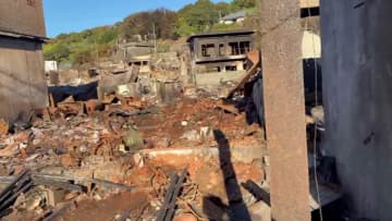 大分大規模火災は発生5日経過も鎮火の目途立たず　被災者が規制線内に入れる送迎バスの運行開始　1世帯につき1人乗車可能