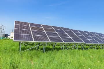 親の土地を初期投資300万円で“太陽光発電”に変えたら、10年で利回り12％に！でも相続や撤去費用はどうなる…？意外な落とし穴を解説