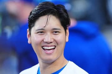 大谷＆真美子夫人の間に…「娘ちゃんデカくない？」　“家族ショット”に笑顔と困惑