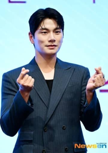 イ・イギョンのデマ暴露者、立場一変から…またもSNSアカウントを削除