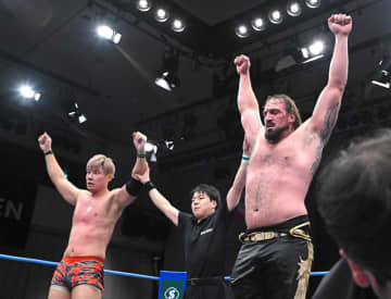 【全日本】最強タッグ開幕で綾部＆タロースの４１３センチタッグが白星発進「絶望の渦に飲み込んでやる」