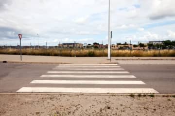 地元の少年少女、下校途中の親子を“取り囲み”集団暴行→事件をとらえた映像に怒りの声「許されない行為」「日常化してはいけない」