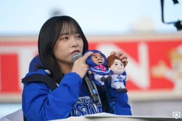 【DeNA】“ガチベイファン”日向坂46・山口陽世がファンフェスジャック！「宮﨑選手に立って頂いて投げることができて良かった」