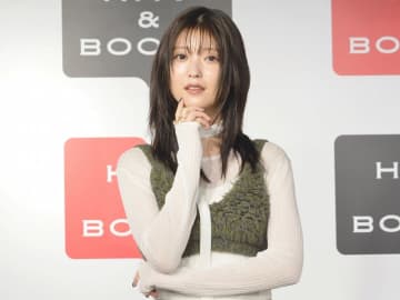 工藤美桜、カレンダーの飾って欲しい場所は？「朝起きてすぐ見られるベッドルーム」