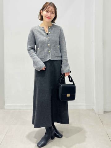 【GUのスカート】がかなり高見え！ 40・50代が真似したい「上品コーデ」