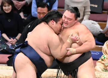 【九州場所】元大関・朝乃山が十両首位の藤凌駕に完勝　逆転優勝へ「悔いのないように」