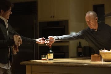 「人を殺した…」息子の“SOS”に父親は何ができる？マイケル・キートン『殺し屋のプロット』緊迫シーン解禁